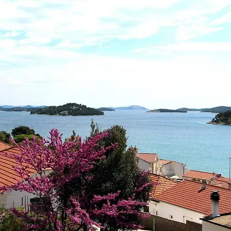Seaview In *